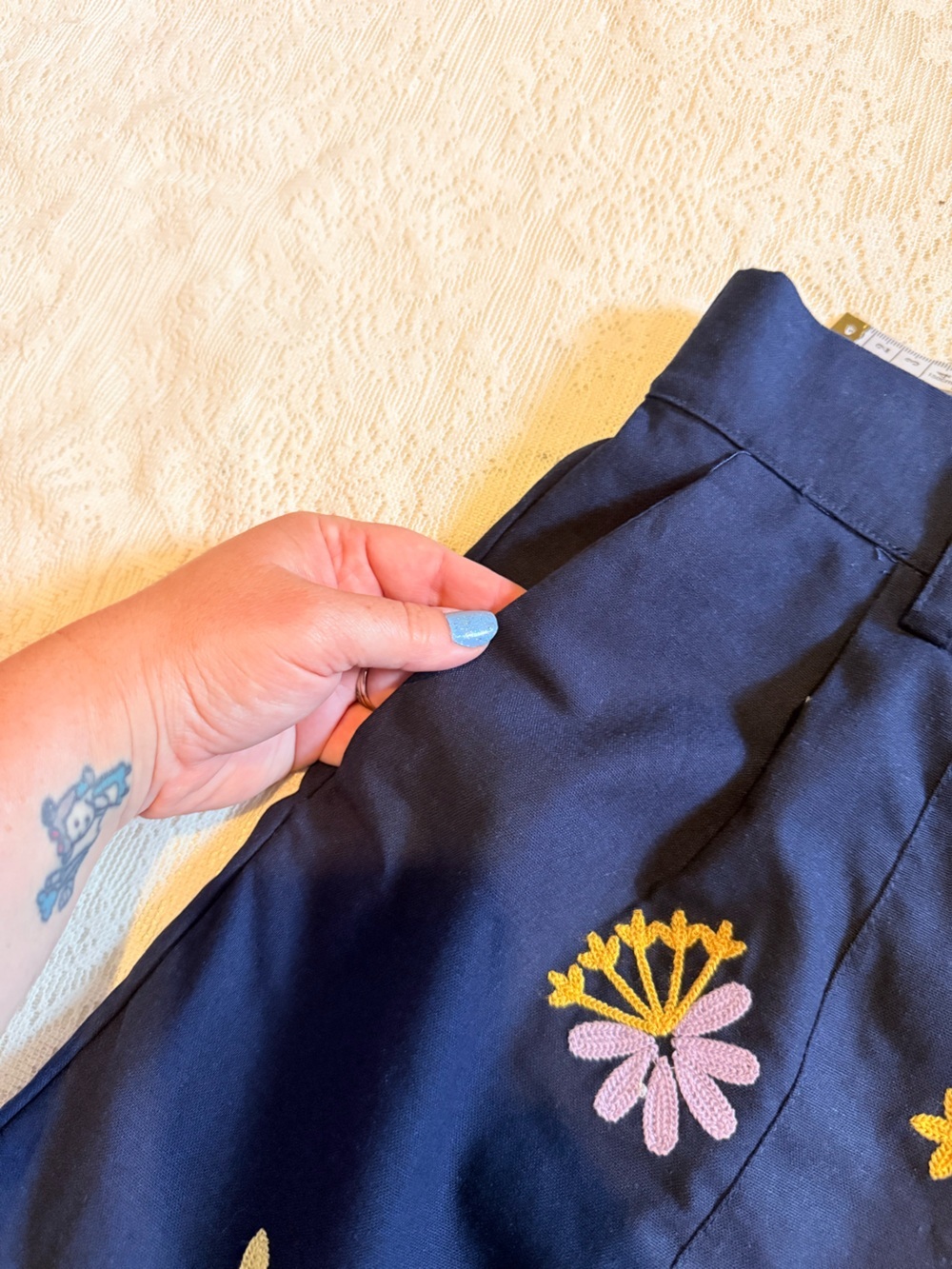 Mable the label embroidered scallop high waist shorts - Picture 6 of 10